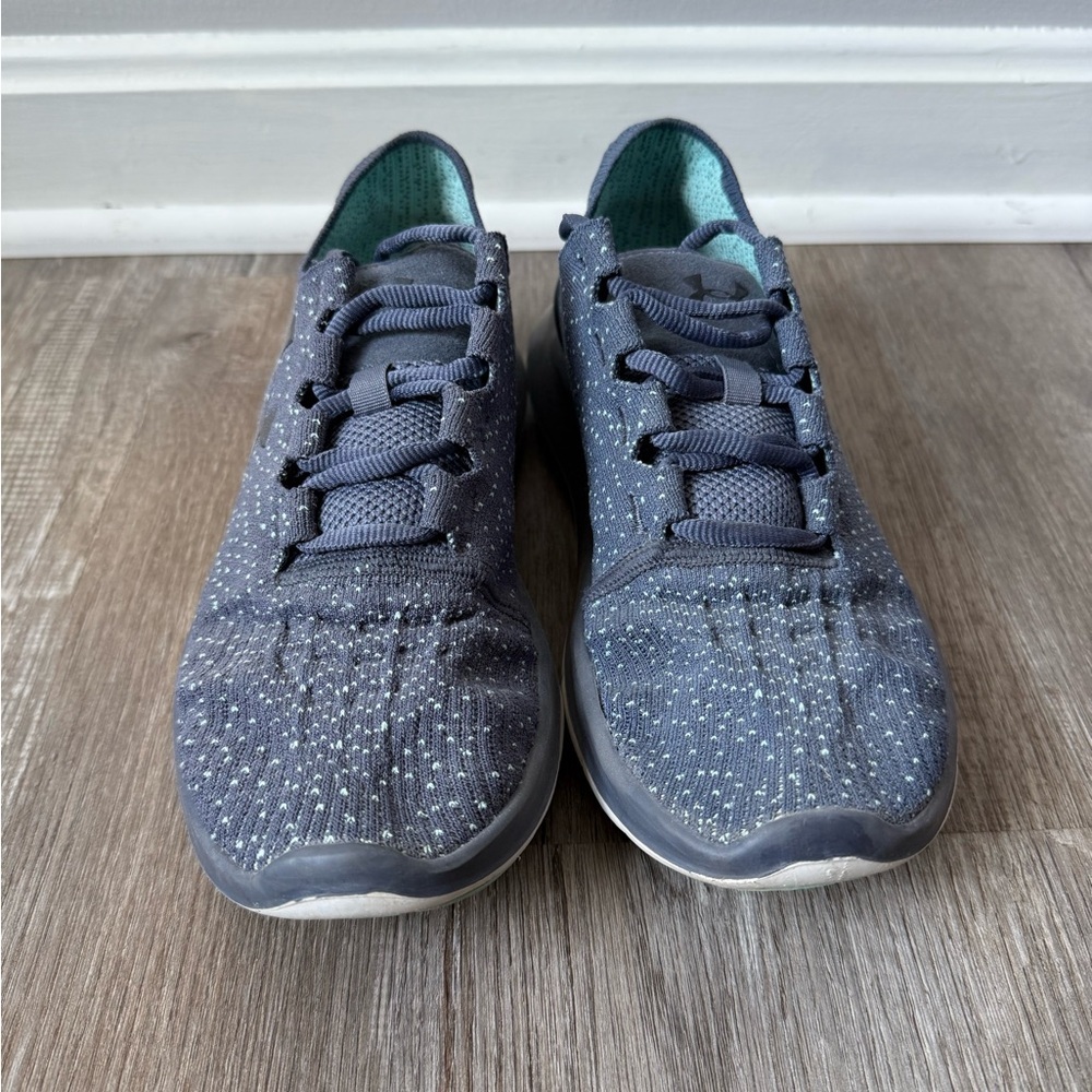 Under Armour Speed Form Sneakers Lightweight Polka Dot Blue Navy Speckled 8.5